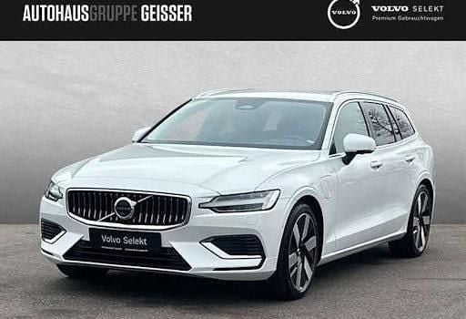 Weiß Gebraucht 2025 Volvo V60 Plus Kombi | 39.750 € (Superpreis) - Bild 1/4