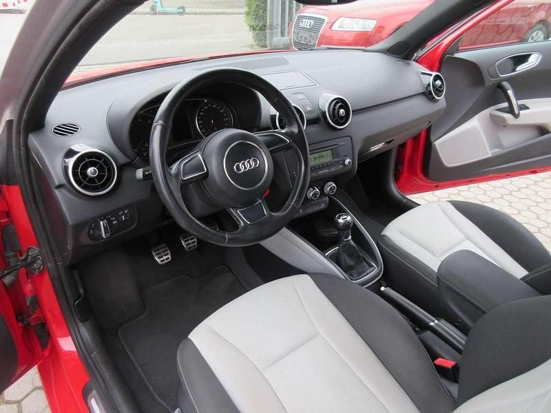 Gebraucht Audi A1 Ambition 122 PS (89 kW) 2011 Rot Kleinwagen