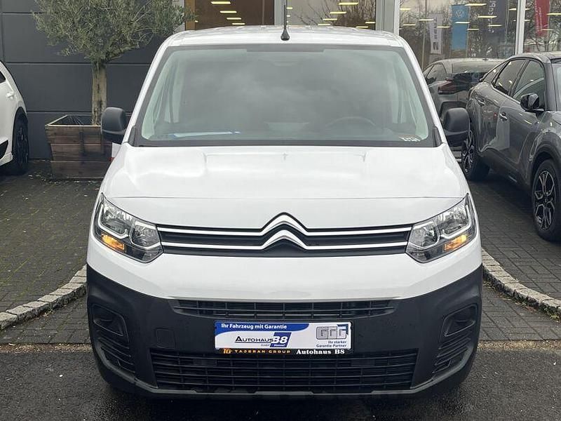 Second-hand Citroën Berlingo 102 CP (75 kW) 2024 Alb Monovolum
