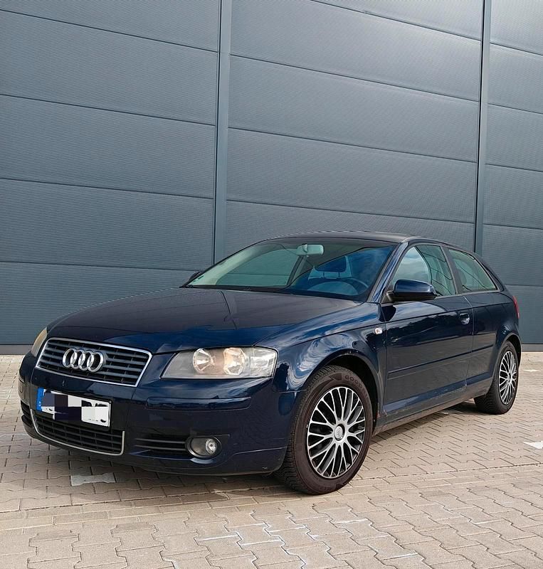 Blau Gebraucht 2004 Audi A3 Kleinwagen | 3.400 € - Bild 1/4