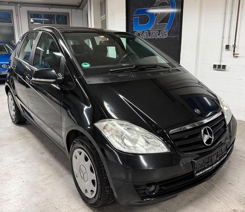 Schwarz Gebraucht 2009 Mercedes A180 Limousine | 3.699 € (Fairer Preis) - Bild 1/4