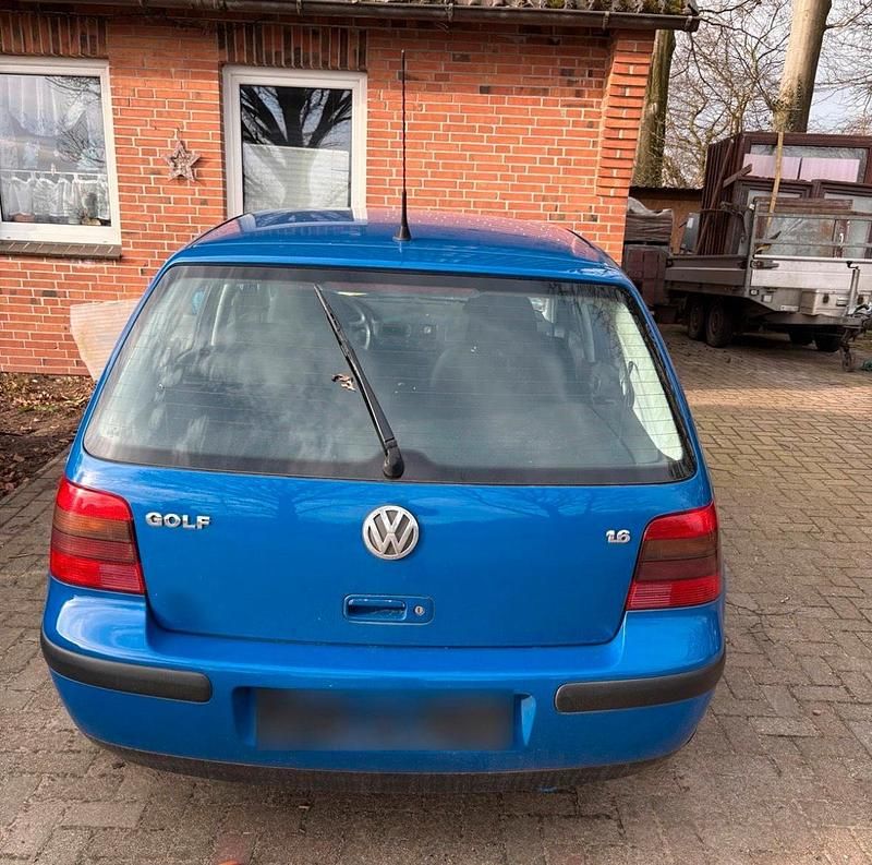 Second-hand VW Golf IV 105 CP (77 kW) 2003 Albastru Hatchback