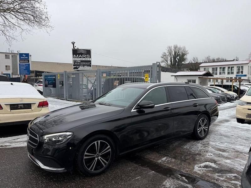 Gebraucht Mercedes E200 160 PS (117 kW) 2022 Gelb Limousine