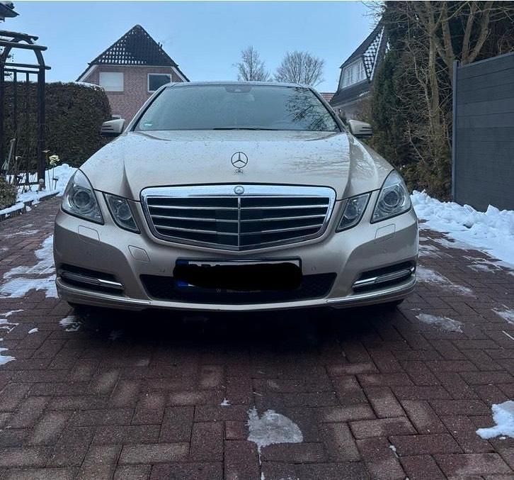Gebraucht Mercedes E220 Elegance 170 PS (125 kW) 2012 Gelb Limousine