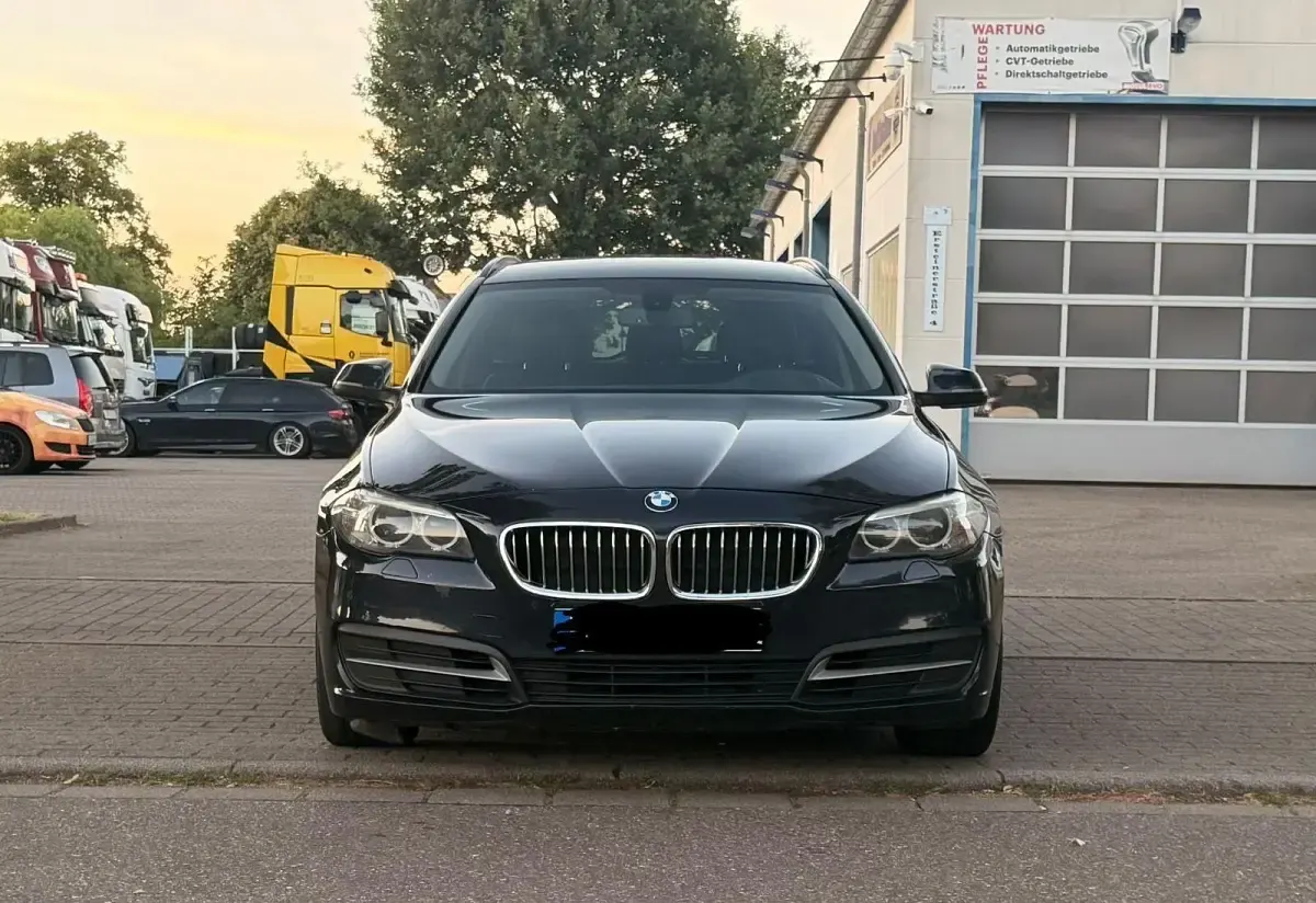 Gebraucht BMW 520 184 PS (135 kW) 2014 Schwarz Kombi