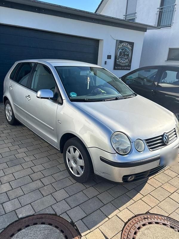 Second-hand VW Polo 75 CP (55 kW) 2005 Argintiu Hatchback