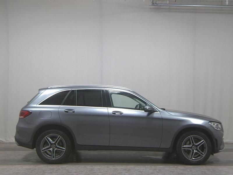 Grau Gebraucht 2020 Mercedes GLC220 AMG line SUV | 28.980 € (Guter Preis) - Bild 1/4