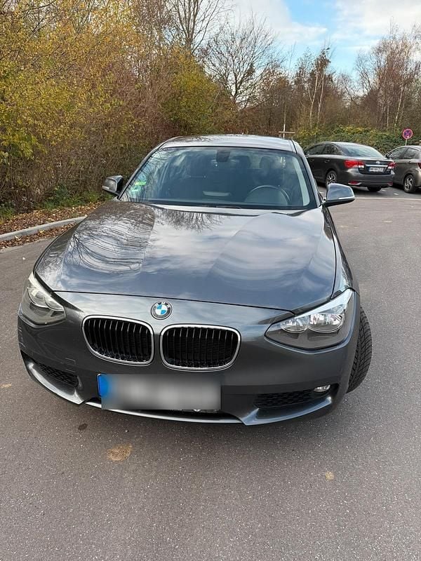 Grau Gebraucht 2013 BMW 116 Kleinwagen | 7.000 € (Guter Preis) - Bild 1/4