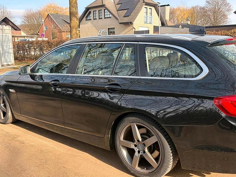 Gebraucht BMW 528 245 PS (180 kW) 2011 Schwarz Kombi