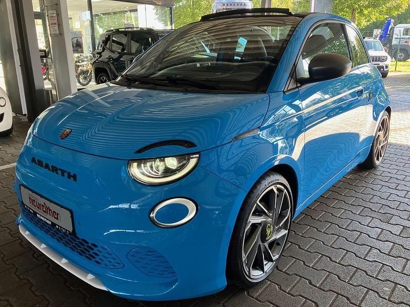 Blau Gebraucht 2023 Abarth 500e Scorpionissima Kleinwagen | 32.390 € (Teuer) - Bild 1/4