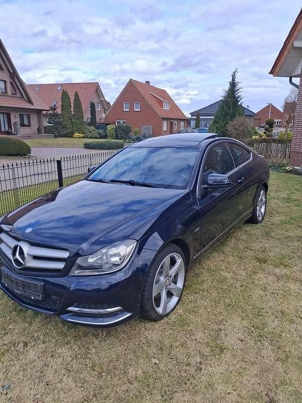 Gebraucht Mercedes 220 170 PS (125 kW) 2012 Blau Kleinwagen