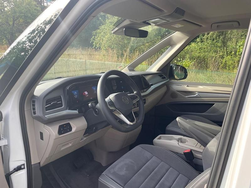 Gebraucht VW Multivan Edition 150 PS (110 kW) 2022 Weiß Van