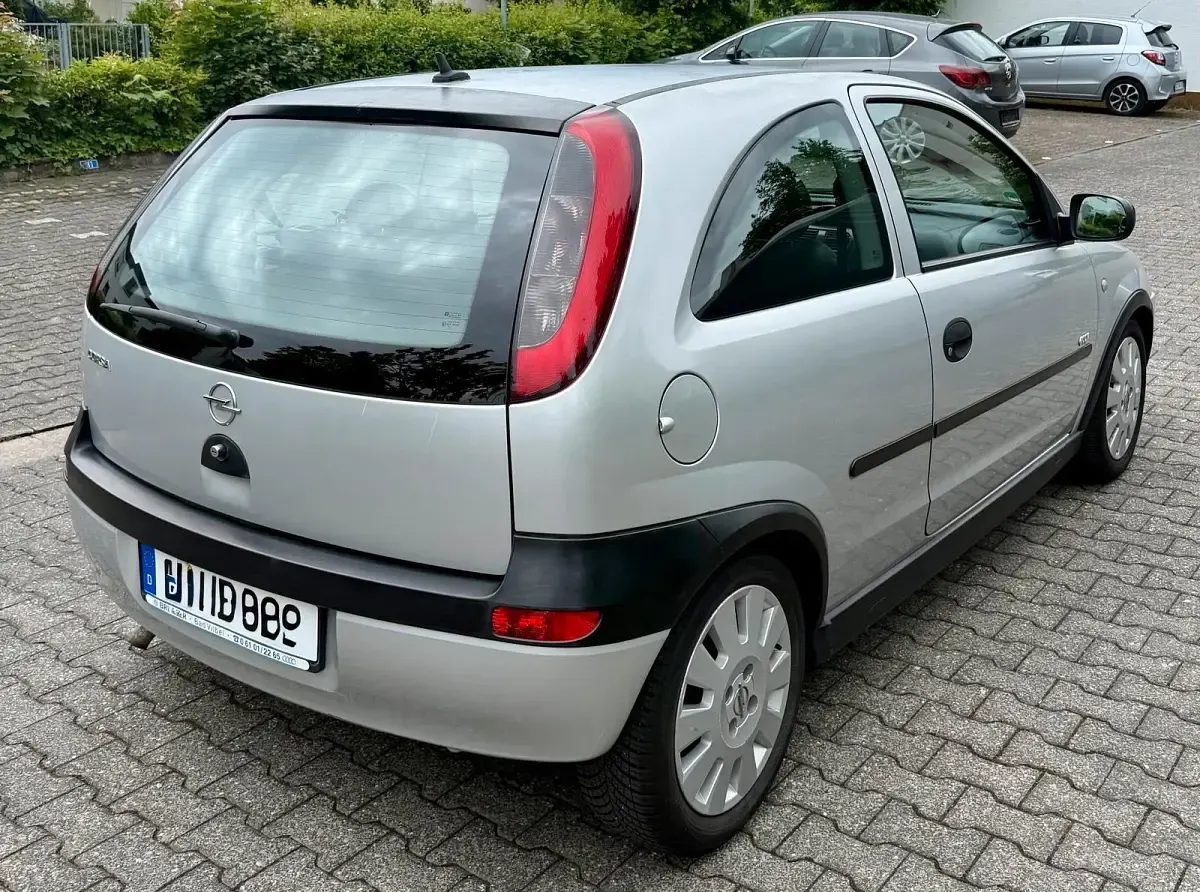 Gebraucht Opel Corsa 75 PS (55 kW) 2003 Silber Kleinwagen