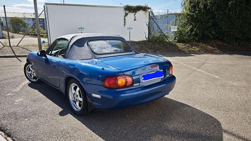 Gebraucht Mazda MX5 140 PS (102 kW) 1999 Blau Cabrio