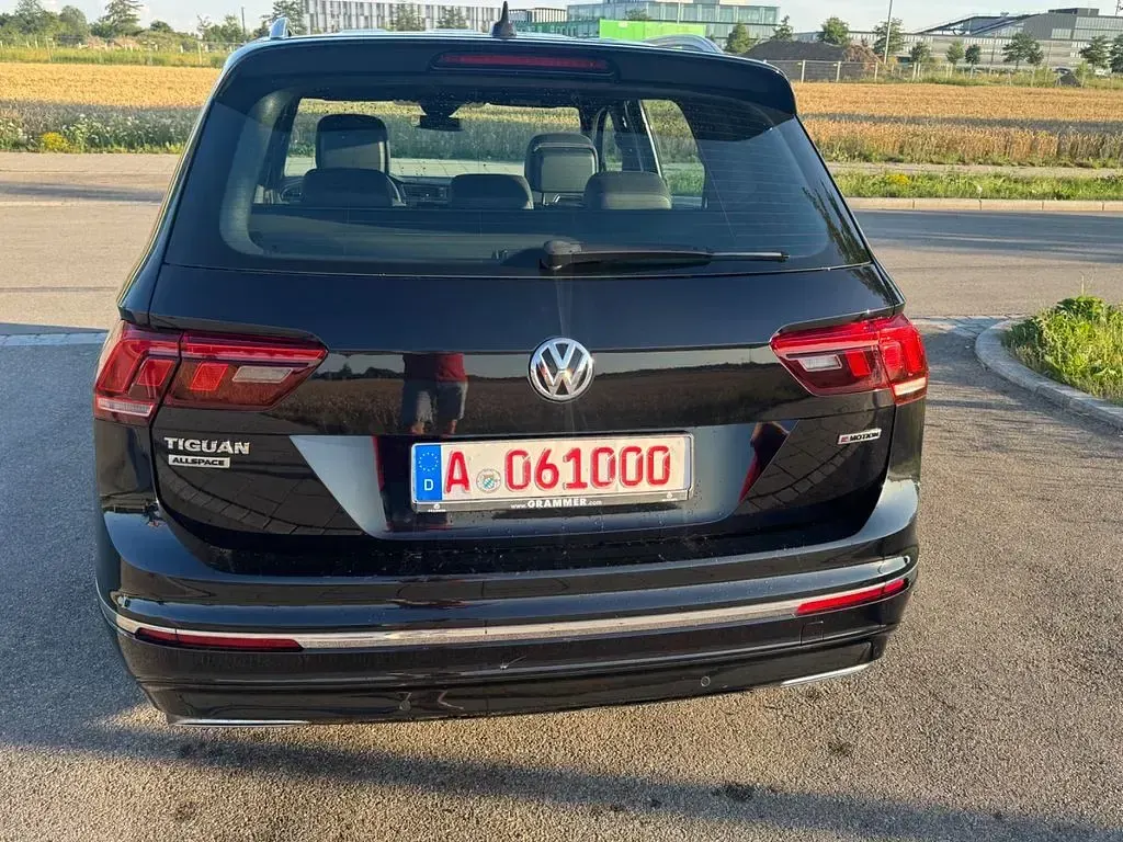 Gebraucht VW Tiguan Allspace Comfortline 190 PS (139 kW) 2020 Schwarz SUV