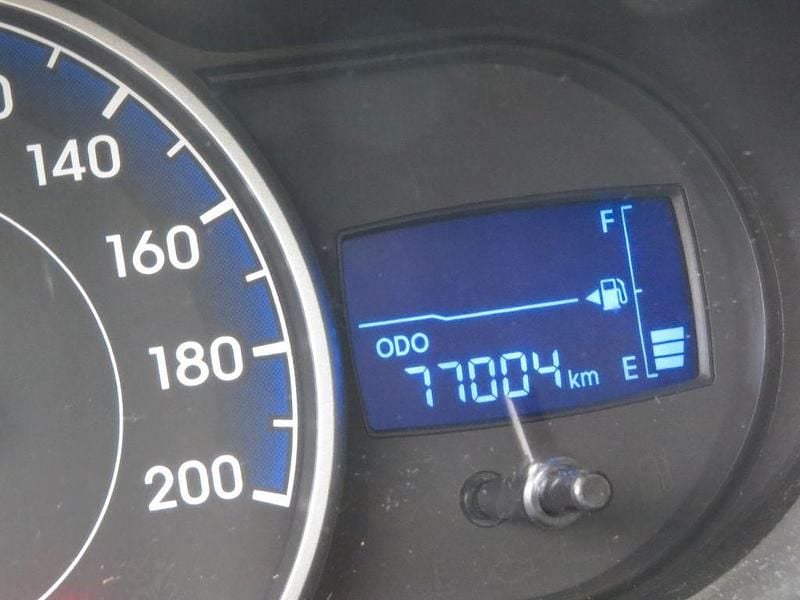 Weiß Gebraucht 2012 Hyundai i10 Classic Kleinwagen | 2.650 € (Guter Preis) - Bild 1/4