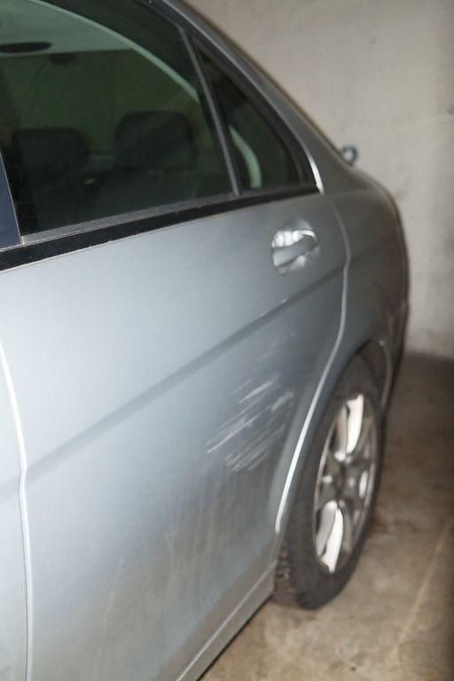 Gebraucht Mercedes C180 156 PS (114 kW) 2011 Grau Limousine