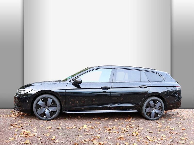 Gebraucht VW Passat R-line 193 PS (141 kW) 2024 Schwarz Kombi