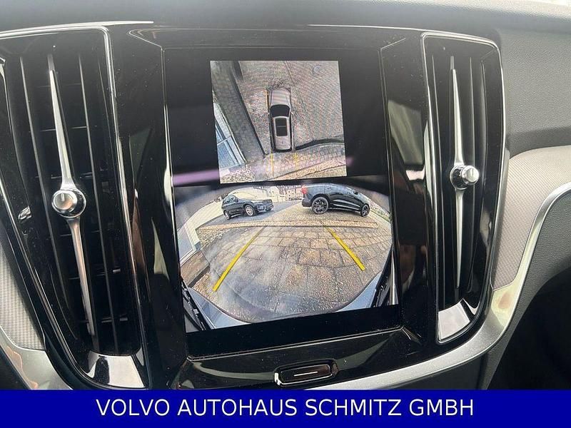 Gebraucht Volvo V60 Plus 197 PS (144 kW) 2025 Grau Kombi