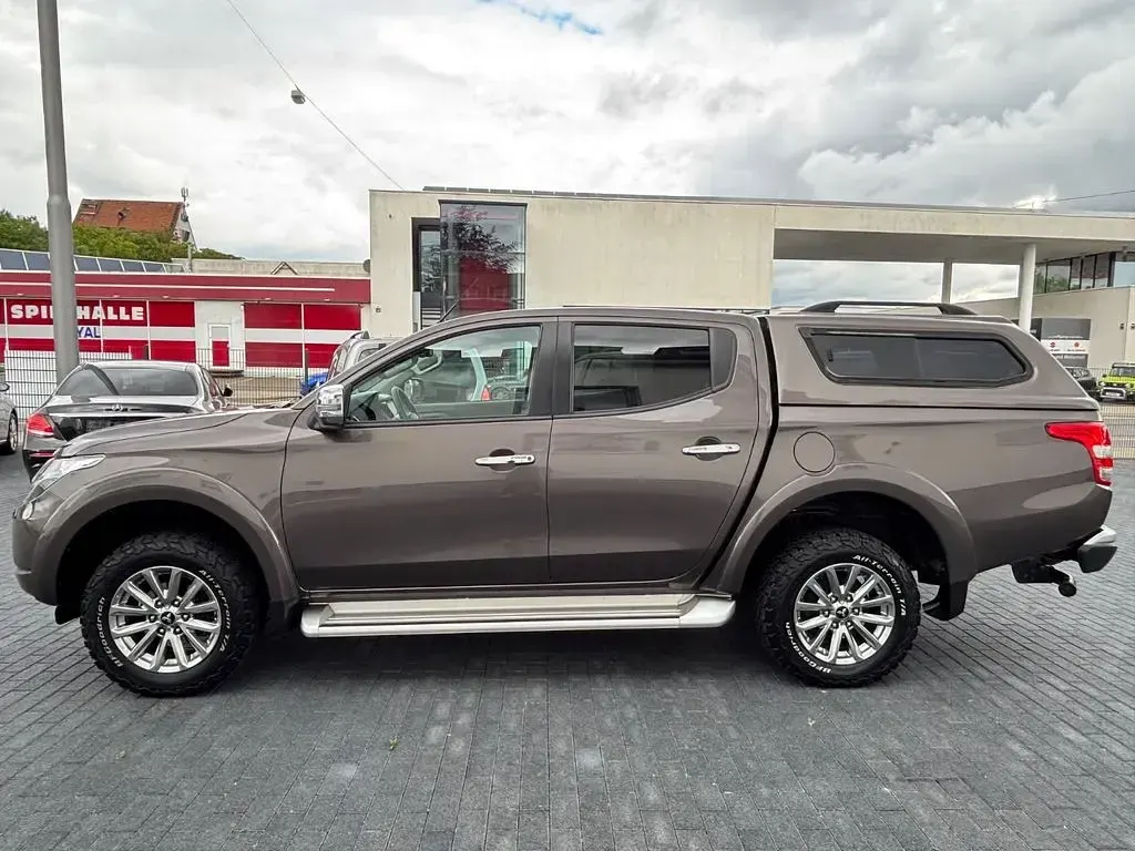 Gebraucht Mitsubishi L200 Plus 181 PS (133 kW) 2018 Braun Pickup