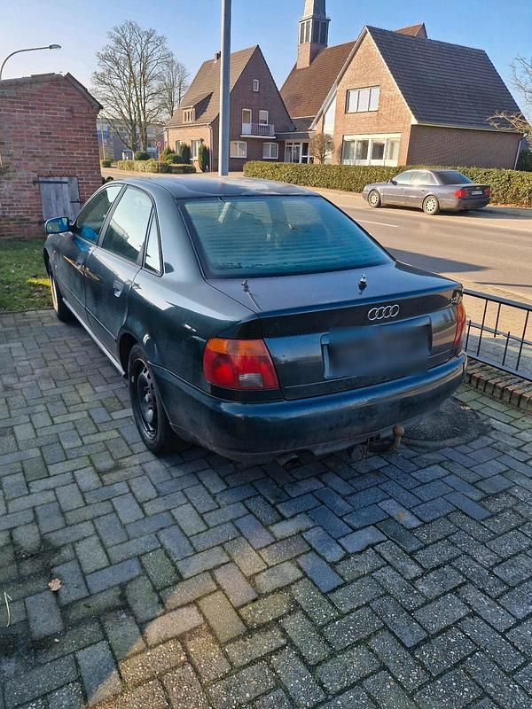 Gebraucht Audi A4 125 PS (91 kW) 1995 Grün Limousine