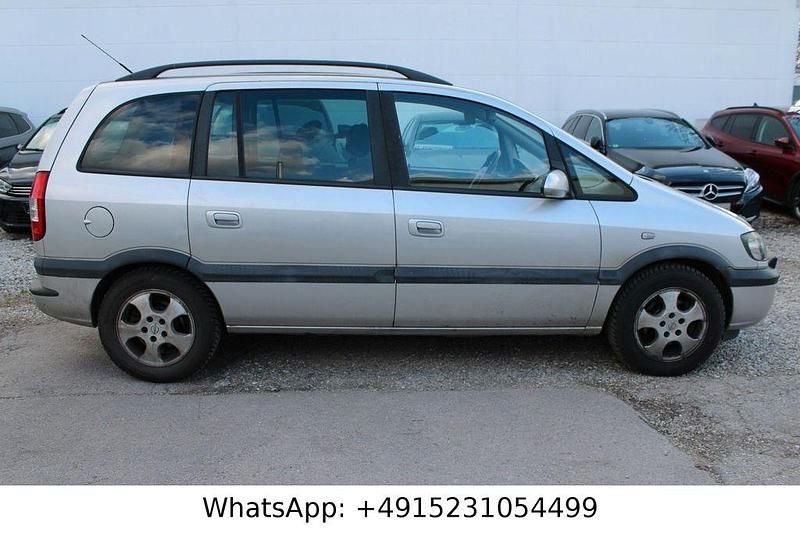 Gebraucht Opel Zafira Elegance 147 PS (108 kW) 2003 Silber Van / Kleinbus
