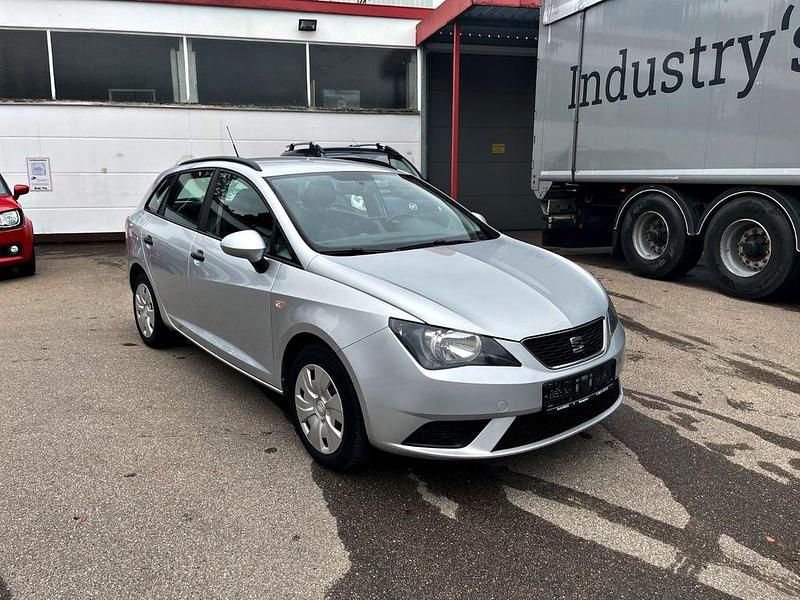 Silber Gebraucht 2014 Seat Ibiza Reference Limousine | 6.490 € (Fairer Preis) - Bild 1/4