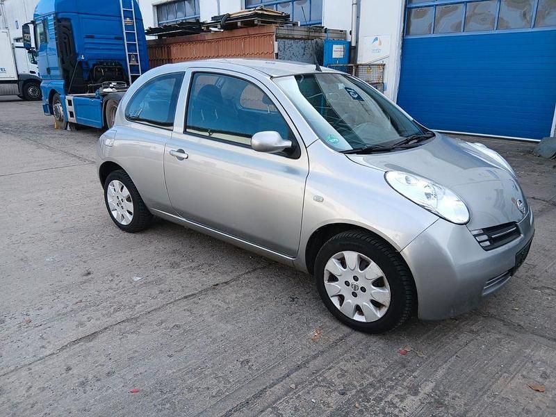 Gebraucht Nissan Micra 65 PS (47 kW) 2005 Silber Kleinwagen
