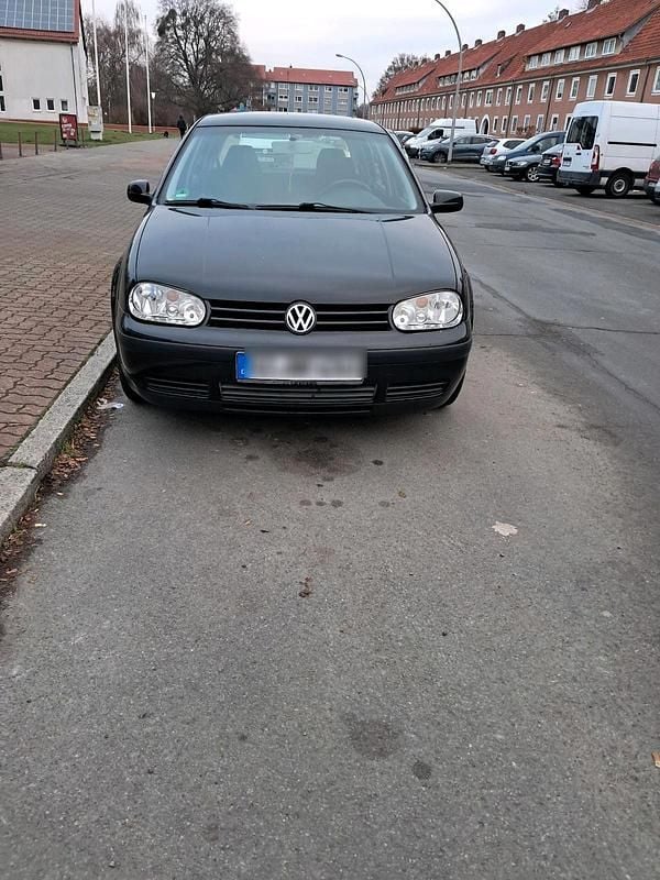 Schwarz Gebraucht 2003 VW Golf IV Kleinwagen | 2.300 € (Fairer Preis) - Bild 1/4
