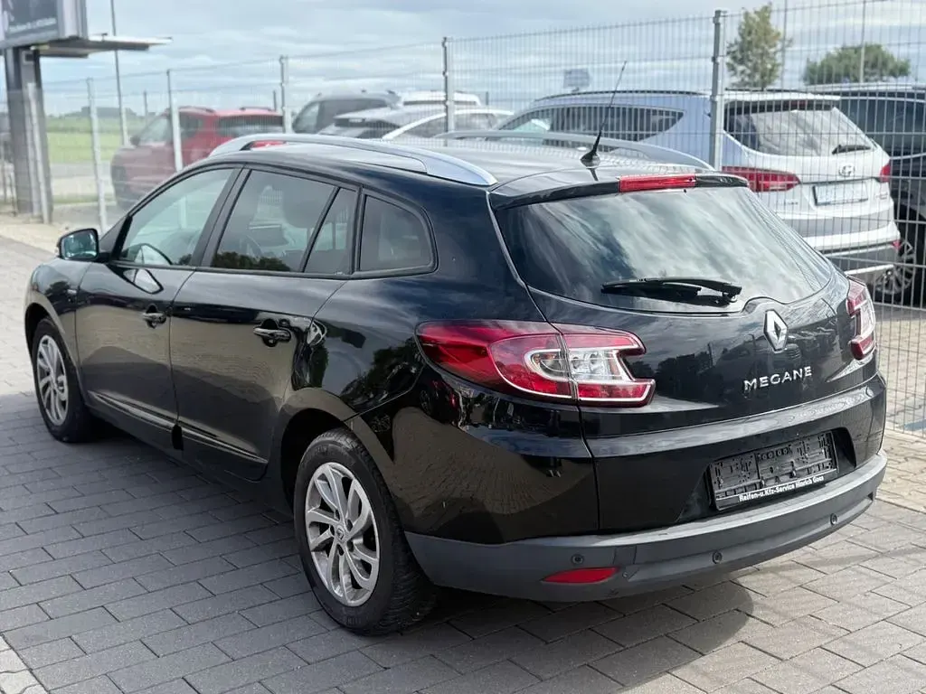 Gebraucht Renault Mégane III LIMITED 110 PS (80 kW) 2015 Schwarz Limousine