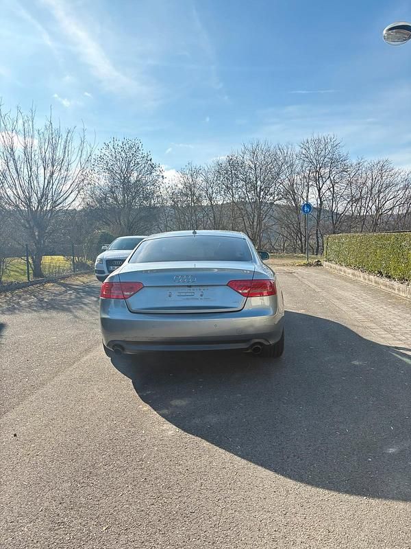 Gebraucht Audi A5 Comfort 239 PS (175 kW) 2011 Grau Coupé