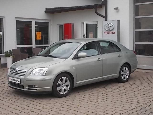 Silber metallic Gebraucht 2005 Toyota Avensis Limousine | 7.990 € - Bild 1/4