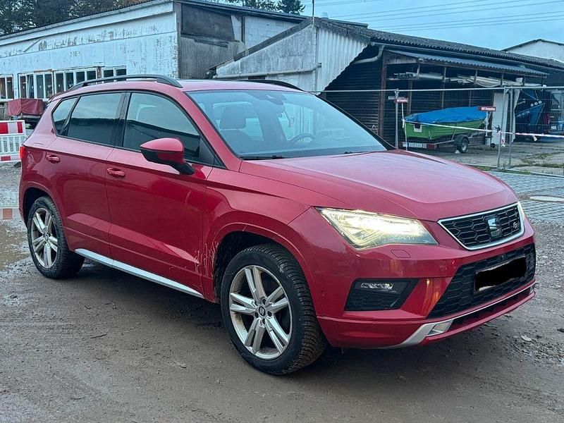 Rot Gebraucht 2018 Seat Ateca 4Drive SUV | 22.950 € (Fairer Preis) - Bild 1/4