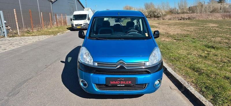Gebraucht Citroën Berlingo Tendance 92 PS (67 kW) 2013 Blau Van / Kleinbus