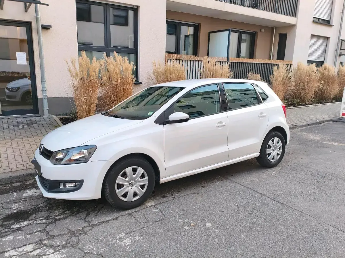 Gebraucht VW Polo 60 PS (44 kW) 2010 Weiß Kleinwagen