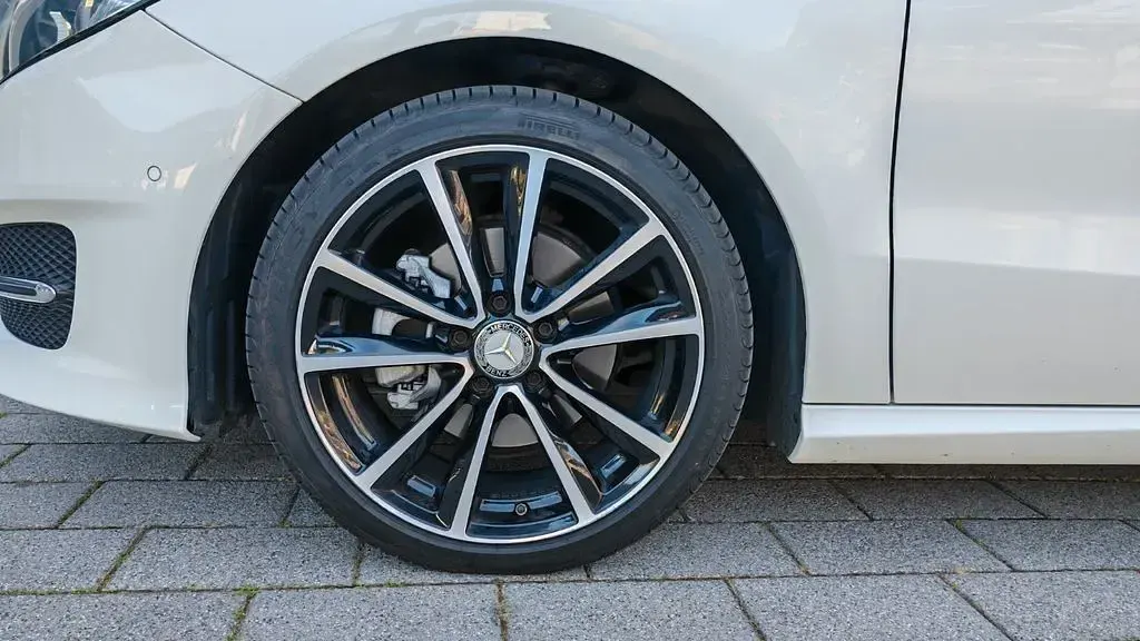 Gebraucht Mercedes B220 177 PS (130 kW) 2018 Weiß Kleinwagen