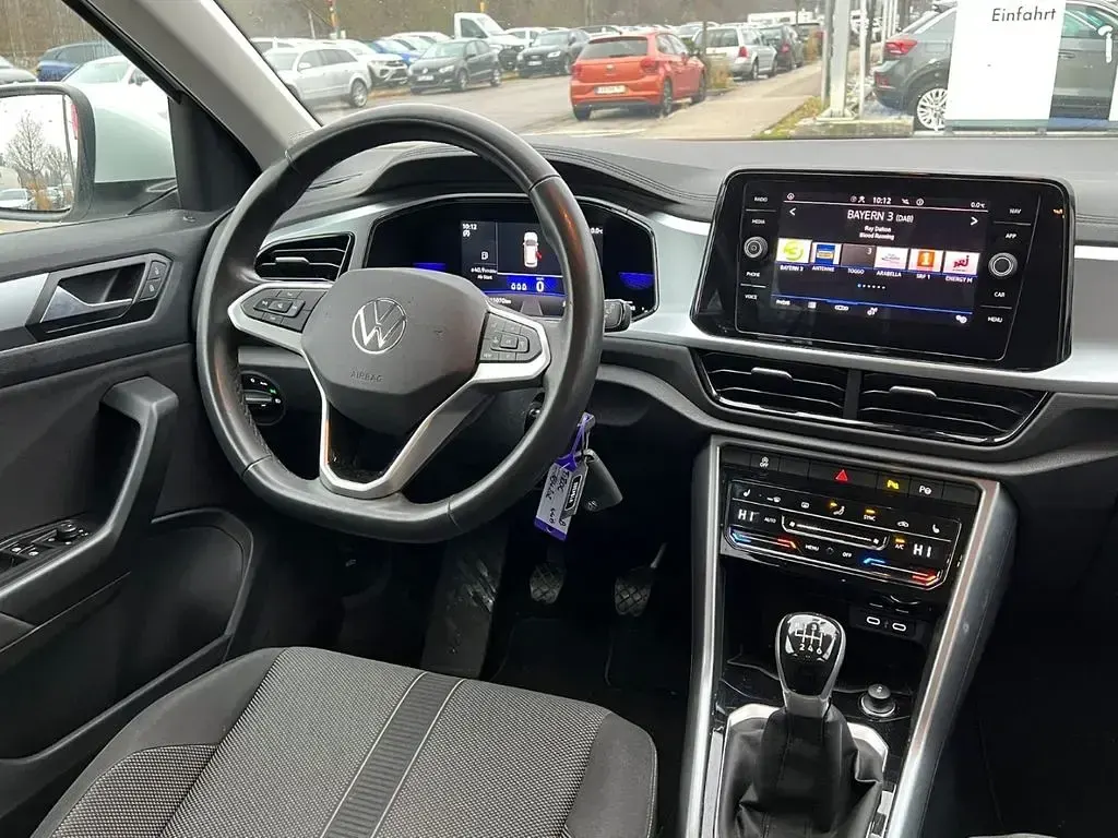 Second-hand VW T-Roc Life 110 CP (80 kW) 2022 Alb SUV