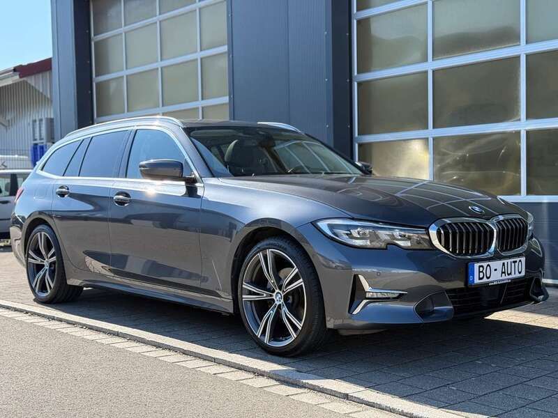 Mineralgrau metallic Gebraucht 2022 BMW 320 Luxury Line Kombi | 34.900 € (Fairer Preis) - Bild 1/4