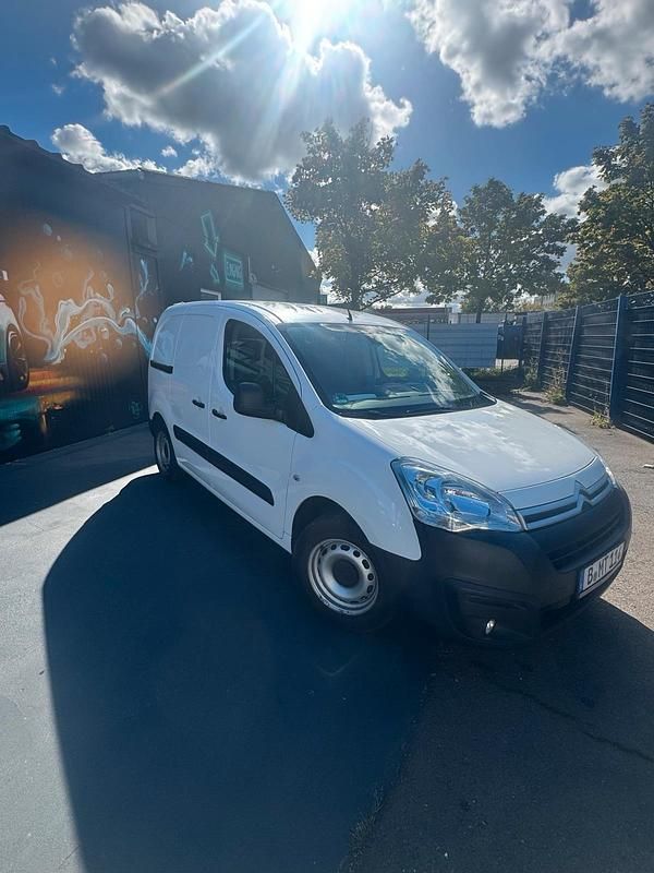 Weiß Gebraucht 2017 Citroën Berlingo Van / Kleinbus | 5.000 € (Superpreis) - Bild 1/4