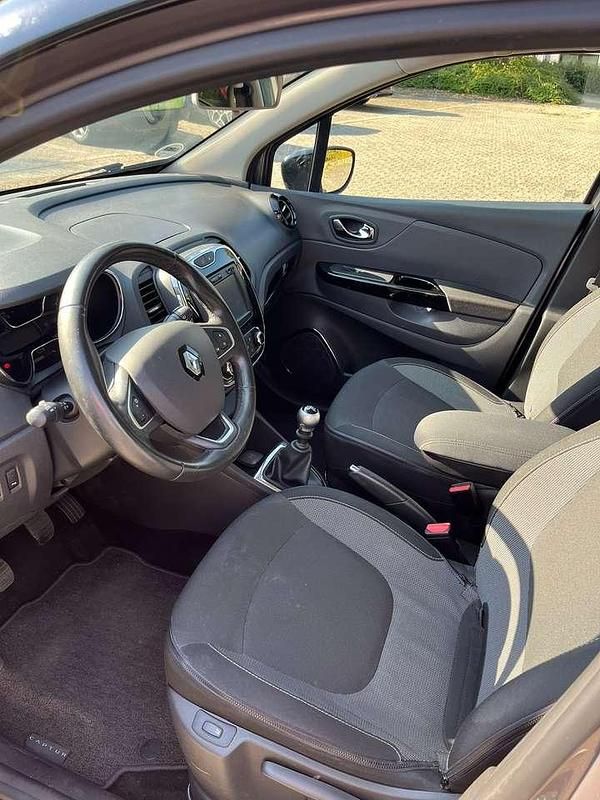 Gebraucht Renault Captur Intens 120 PS (88 kW) 2017 Grau SUV