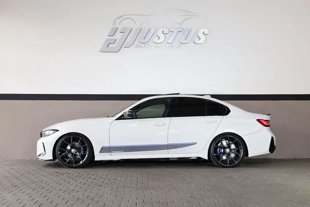 Używany BMW 330 Performance 258 KM (189 kW) 2021 Biały Sedan/Limuzyna