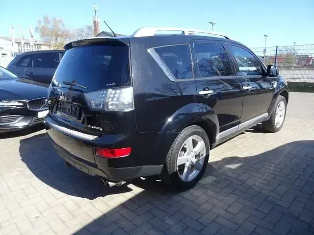 Gebraucht Mitsubishi Outlander Intense 156 PS (114 kW) 2009 Schwarz SUV