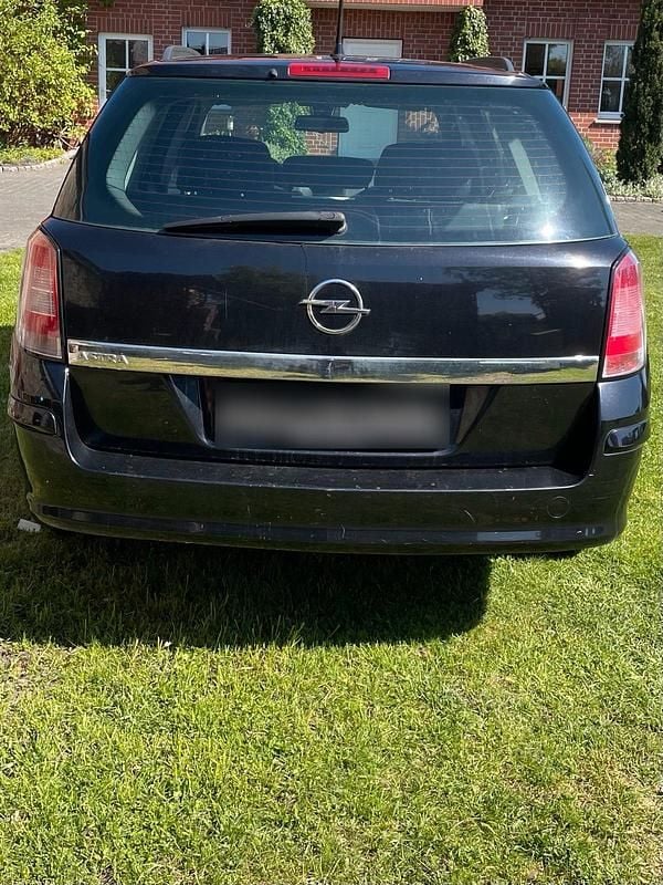 Second-hand Opel Astra 116 CP (85 kW) 2008 Negru Break