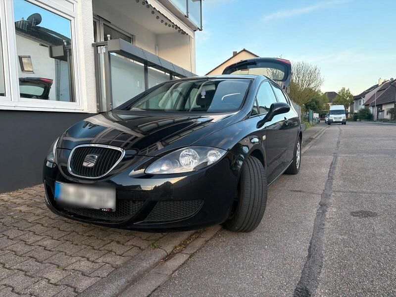 Schwarz Gebraucht 2008 Seat Leon Limousine | 3.400 € (Fairer Preis) - Bild 1/4