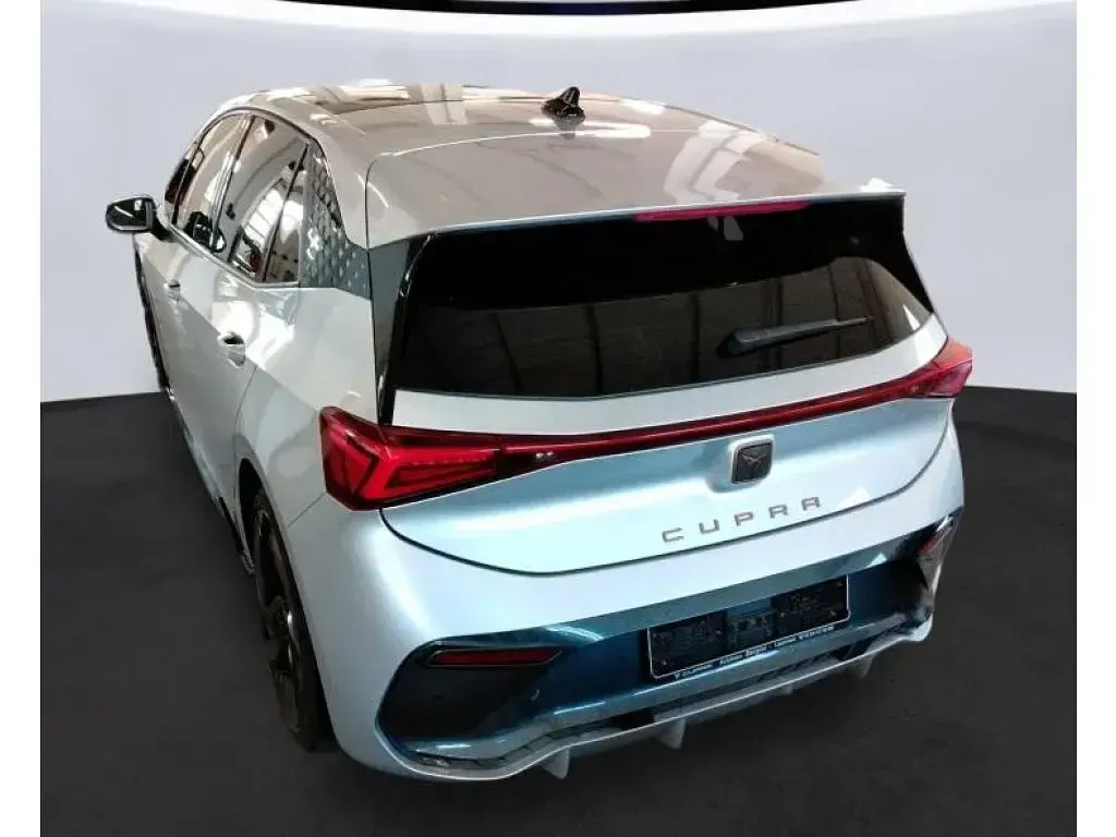 Second-hand Cupra Born 150 kW (204 CP) 2023 Argintiu Hatchback