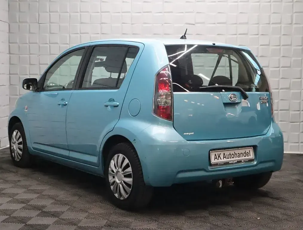 Gebraucht Daihatsu Sirion 69 PS (50 kW) 2010 Blau Kleinwagen