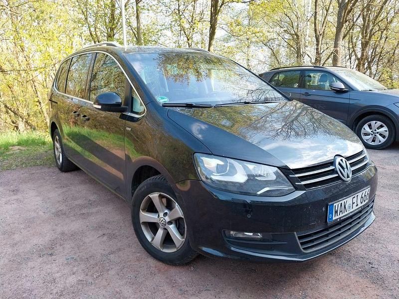 Second-hand VW Sharan 177 CP (130 kW) 2013 Negru Monovolum