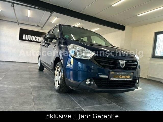 Blau Gebraucht 2016 Dacia Lodgy Ambiance Van / Kleinbus | 4.999 € (Superpreis) - Bild 1/4