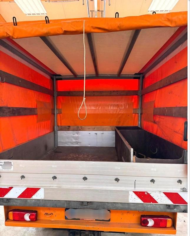 Usata Renault Master 125 CV (91 kW) 2013 Arancione Berlina