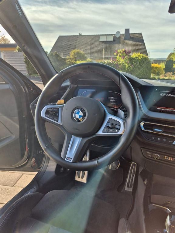 Gebraucht BMW 128 Performance 265 PS (194 kW) 2024 Schwarz Limousine
